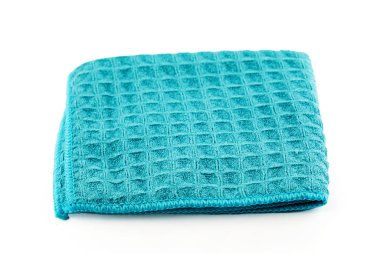 Beyaz arka planda temiz mavi mutfak havlusu