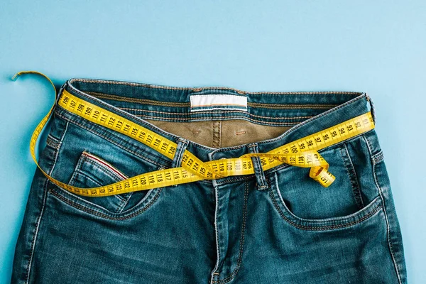 Conceito Estilo Vida Saudável Dieta Calça Jeans Azul Com Uma — Fotografia de Stock