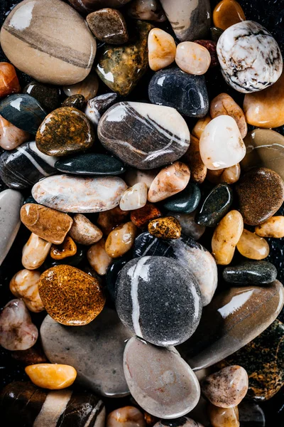 Deniz taşları, üst manzara. Deniz arkaplanı.