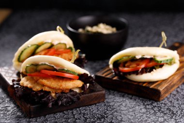 Tasarımcı soslu buğday ekmeği. Vietnam mutfağı konsepti. Durgun hayat.