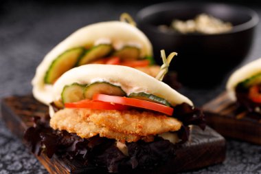 Tasarımcı soslu buğday ekmeği. Vietnam mutfağı konsepti. Durgun hayat.