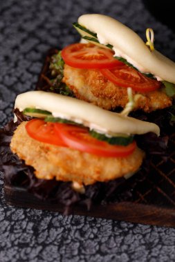 Tasarımcı soslu buğday ekmeği. Vietnam mutfağı konsepti. Durgun hayat.