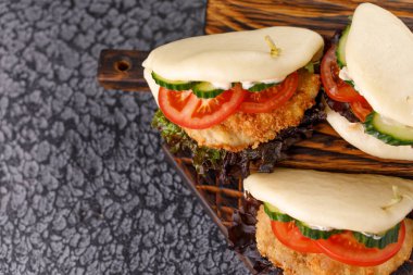 Tasarımcı soslu buğday ekmeği. Vietnam mutfağı konsepti. Durgun hayat.