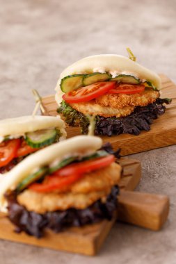 Tasarımcı soslu buğday ekmeği. Vietnam mutfağı konsepti. Durgun hayat.