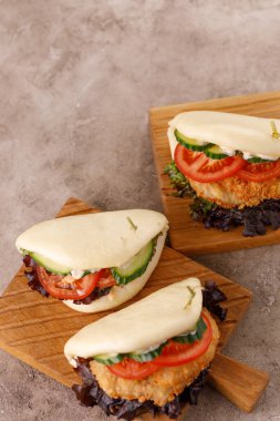 Tasarımcı soslu buğday ekmeği. Vietnam mutfağı konsepti. Durgun hayat.