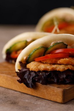 Tasarımcı soslu buğday ekmeği. Vietnam mutfağı konsepti. Durgun hayat.