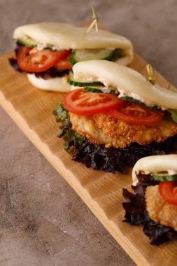 Tasarımcı soslu buğday ekmeği. Vietnam mutfağı konsepti. Durgun hayat.