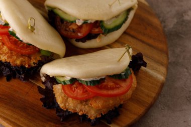 Tasarımcı soslu buğday ekmeği. Vietnam mutfağı konsepti. Durgun hayat.