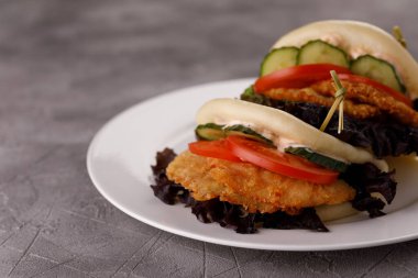 Tasarımcı soslu buğday ekmeği. Vietnam mutfağı konsepti. Durgun hayat.