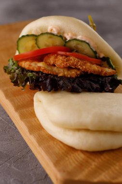 Tasarımcı soslu buğday ekmeği. Vietnam mutfağı konsepti. Durgun hayat.