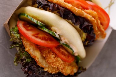 Tasarımcı soslu buğday ekmeği. Vietnam mutfağı konsepti. Durgun hayat.