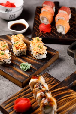 İştah açıcı ekmeklerle dolu bir hayat. Japon gıda konsepti.