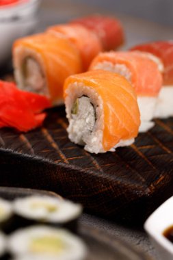 İştah açıcı ekmeklerle dolu bir hayat. Japon gıda konsepti.