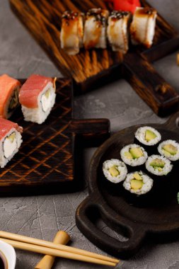 İştah açıcı ekmeklerle dolu bir hayat. Japon gıda konsepti.