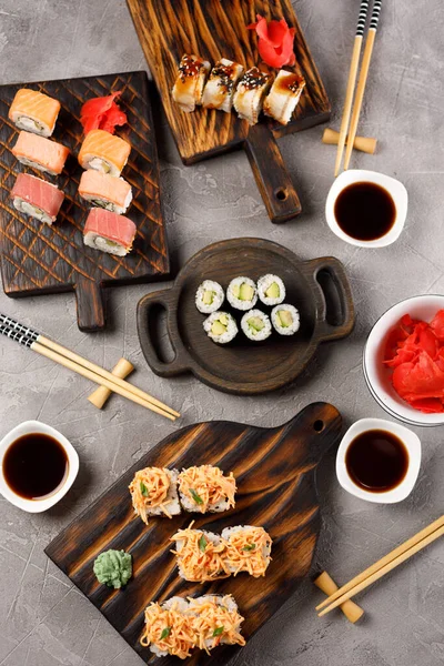 İştah açıcı ekmeklerle dolu bir hayat. Japon gıda konsepti.