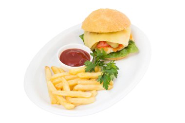 Restoran hizmeti konsepti. Kızarmış patatesli iştah açıcı hamburger..