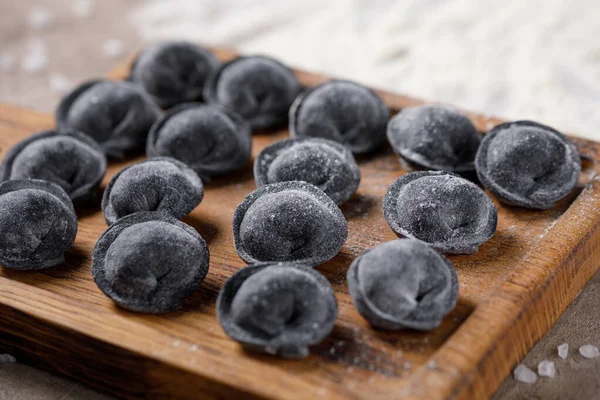 Boulettes Russes Traditionnelles Raviolis Encre Seiche Pour Pâte Boulettes Viande Photo De Stock