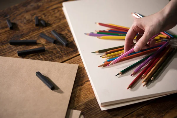 Zbliżenie Dla Artysty Miejsce Sms Ołówki Rysowania — Zdjęcie stockowe