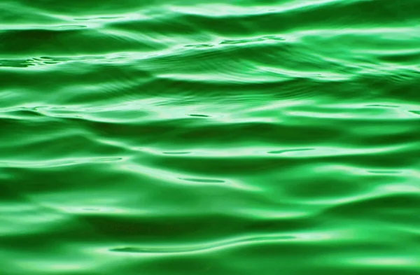 Belle acque increspate verde giada — Foto Stock