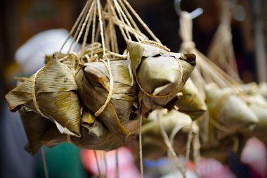 pirinç köfte bambu yaprak ile