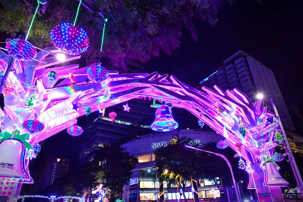 Nattvisning av juldekoration på Singapore Orchard Road — Stockfoto