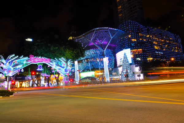 Wgląd nocy dekoracji świątecznej w Singapore Orchard Road — Zdjęcie stockowe