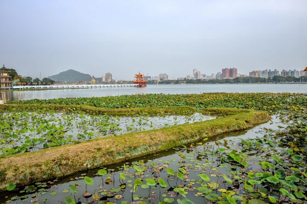 Estanque de Loto en la ciudad de Kaohsiung —  Fotos de Stock