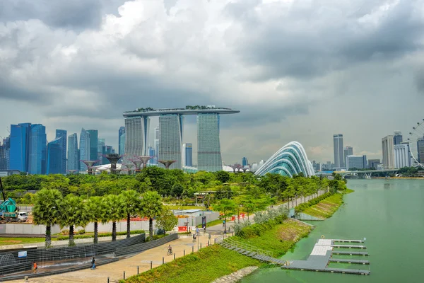 Vista del Marina Bay Sands Resort Hotel a Singapore . — Foto Stock