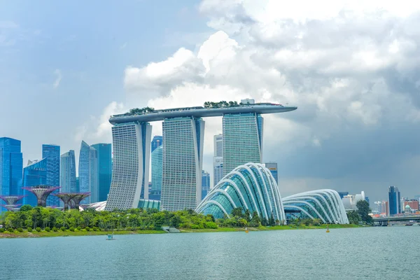 Vue journalière de Marina Bay Sands Resort Hotel à Singapour . — Photo