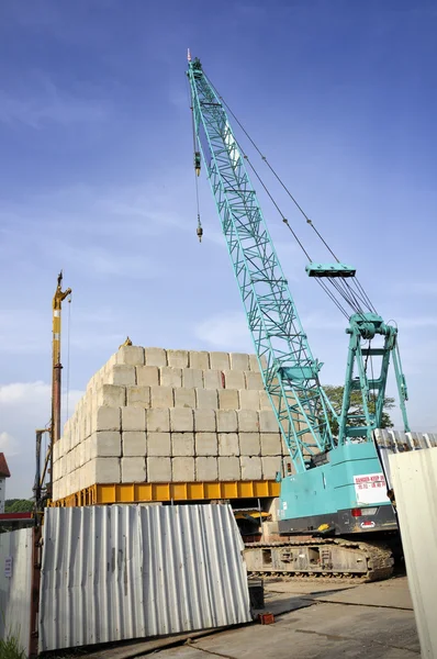 Guindaste de construção e construção — Fotografia de Stock