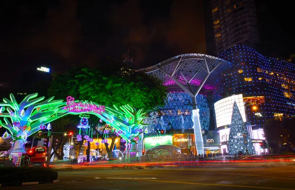 Kerstdecoratie op singapore orchard road — Stockfoto
