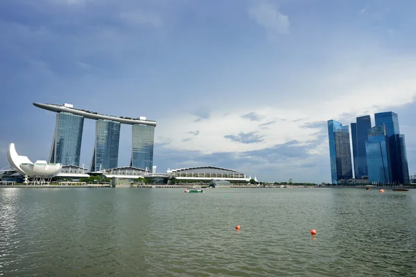 O Marina Bay Sands Resort Hotel — Fotografia de Stock