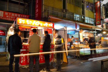 Liuhe gece Pazarı'na uygun Kaohsiung kalbinde yer.
