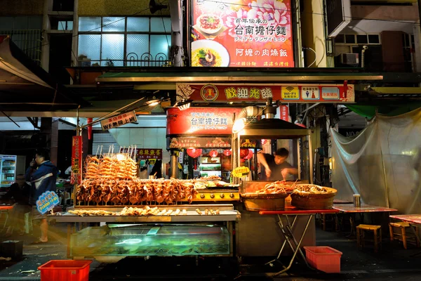 Liuhe Night Market jest położony dogodnie w samym sercu Kaohsiung — Zdjęcie stockowe