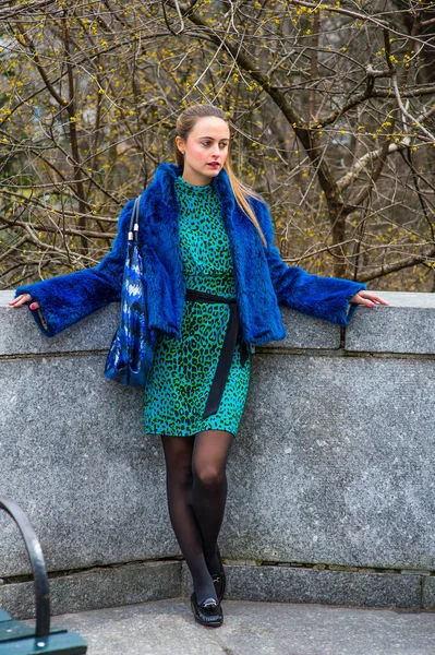 Dressing Blue Faux Fur Coat Patterned Dress Carrying Bag Pretty — Foto de Stock
