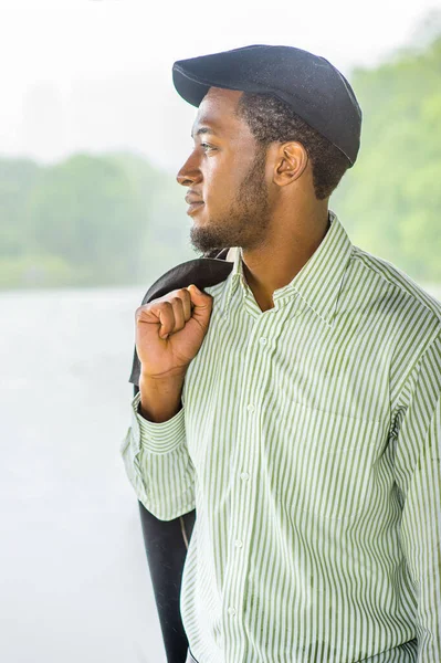 Vestirse Con Una Camisa Manga Larga Una Gorra Hiedra Quitarse — Foto de Stock