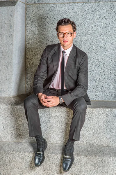 Vestirse Con Una Chaqueta Rayas Negras Corbata Pantalones Zapatos Cuero — Foto de Stock