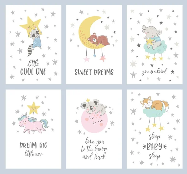 Sevimli çizgi film karakterleri ve cümleleri olan altı gece kartı seti. Bebek odası ya da yatak odası için güzel posterler. Çocuksu arka planlar Ay, yıldızlar, bulut.
