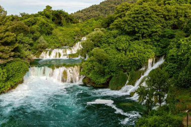 Krka Nehri Şelaleleri Hırvatistan 'ın Krka Ulusal Parkı' nda