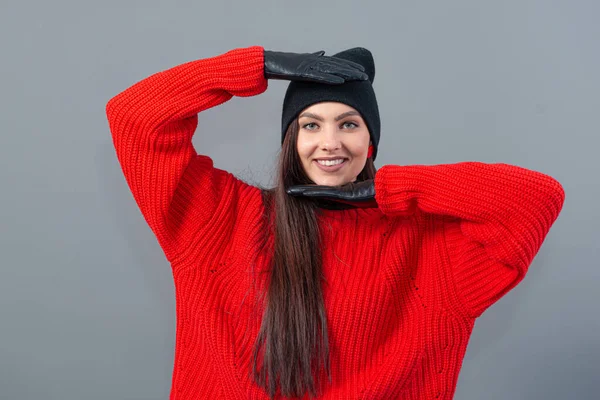 Teenage Woman Black Winter Hat Leather Gloves Dressed Red Sweater — Stock Photo, Image