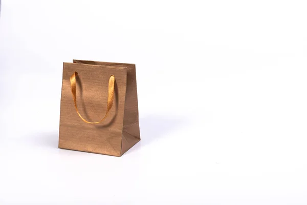 浅褐色纸制购物袋 背景浅 设计模型 — 图库照片