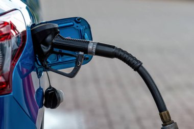 Benzin deposu benzin deposu ve benzin deposu dolu benzin deposu.