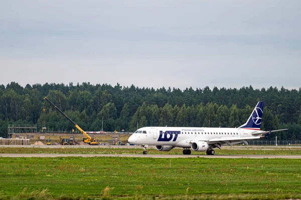 Riga Latvia August 2021 Lot Polish Airlines Embraer 190 Lmd — Stock Photo, Image