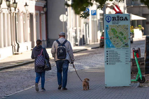 Riga Letonia Septiembre 2021 Hay Puestos Las Calles Con Mapa — Foto de Stock