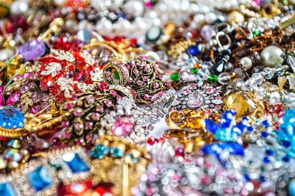 Abstrakter Hintergrund Aus Verschiedenen Bunten Hellen Schmuck Und Modeschmuck Weicher — Stockfoto