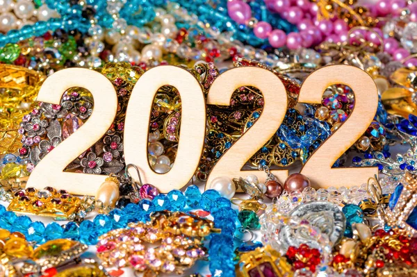 Nummer 2022 Een Achtergrond Van Gekleurde Sieraden Een Concept Voor — Stockfoto