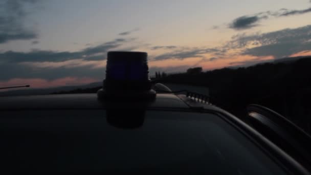 Zbliżenie Migające Led Policji Światła Nocy Zachodzie Słońca — Wideo stockowe
