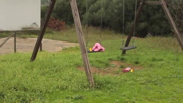 Polizeibeamtin Tatort Der Entführung Von Kindern Mit Unbenanntem Und Inkognito — Stockvideo