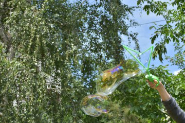 bir manzara üzerinde sabun köpükleri,