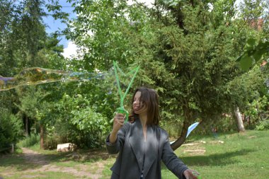 bir manzara üzerinde sabun köpükleri,